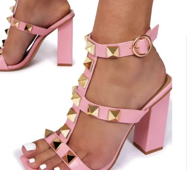 All Eyes On You Rockstud Heels Sandals Pink
