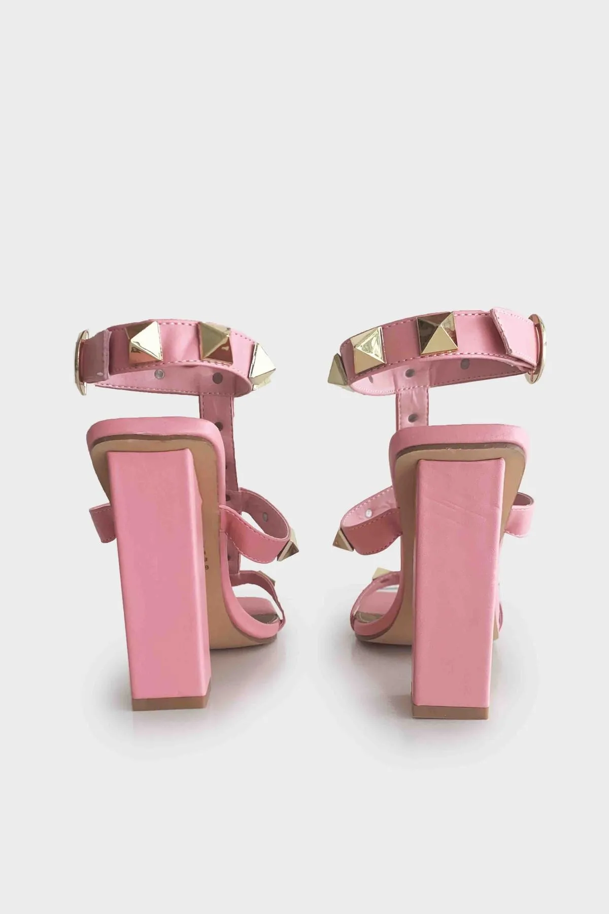 All Eyes On You Rockstud Heels Sandals Pink