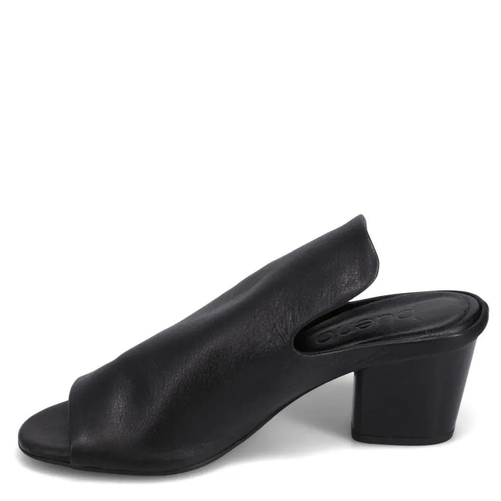 Bueno Women's Cara Heeled Sandal in Black/Black