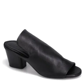 Bueno Women's Cara Heeled Sandal in Black/Black