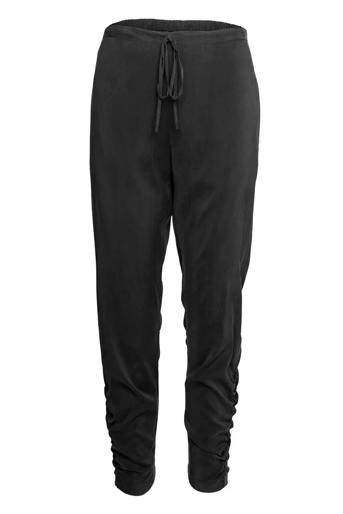 Luxe Stretch Cupro Slim Leg Gathered Ankle Pant Crozet Black