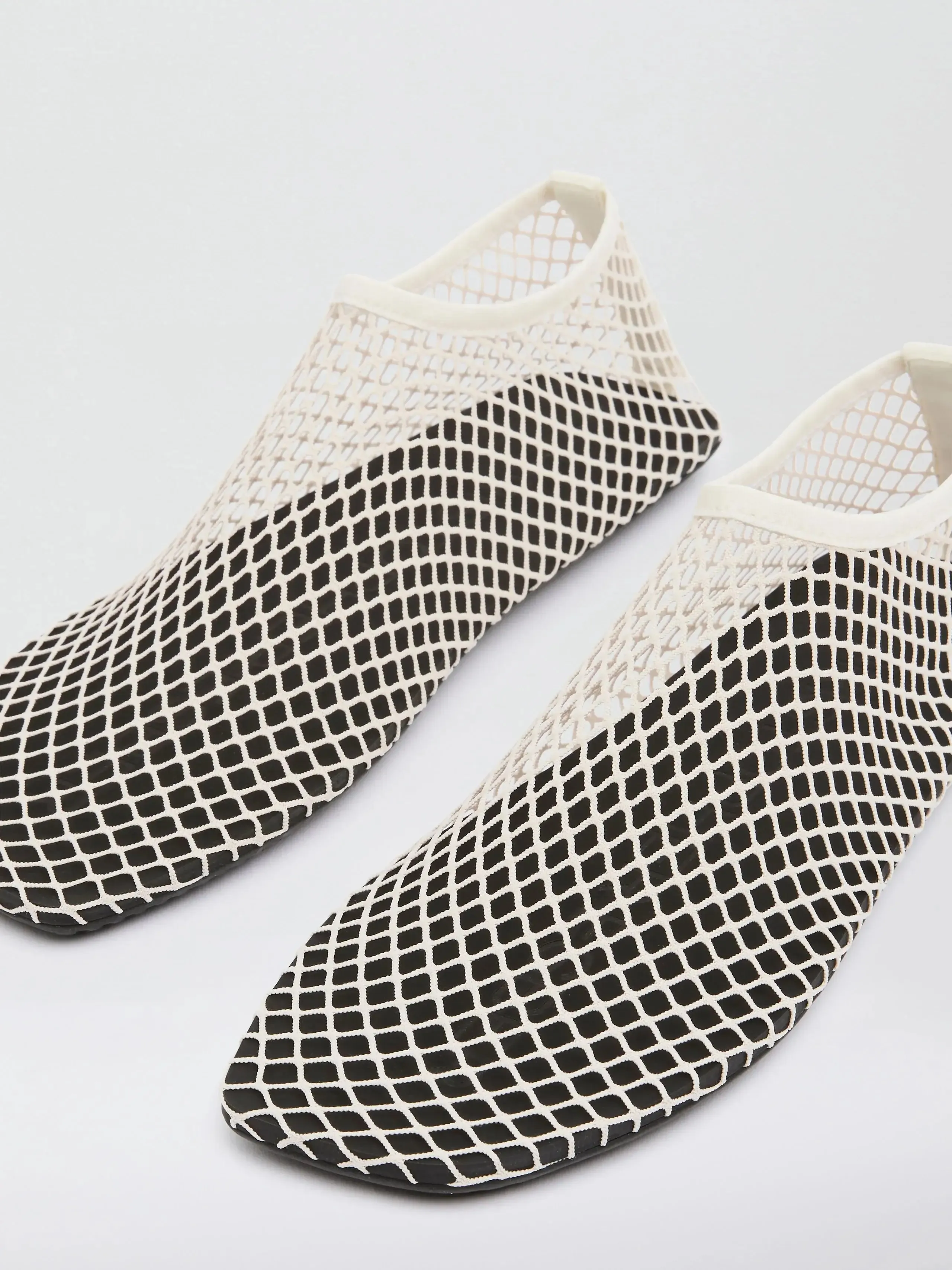 MESH WATER FLAT