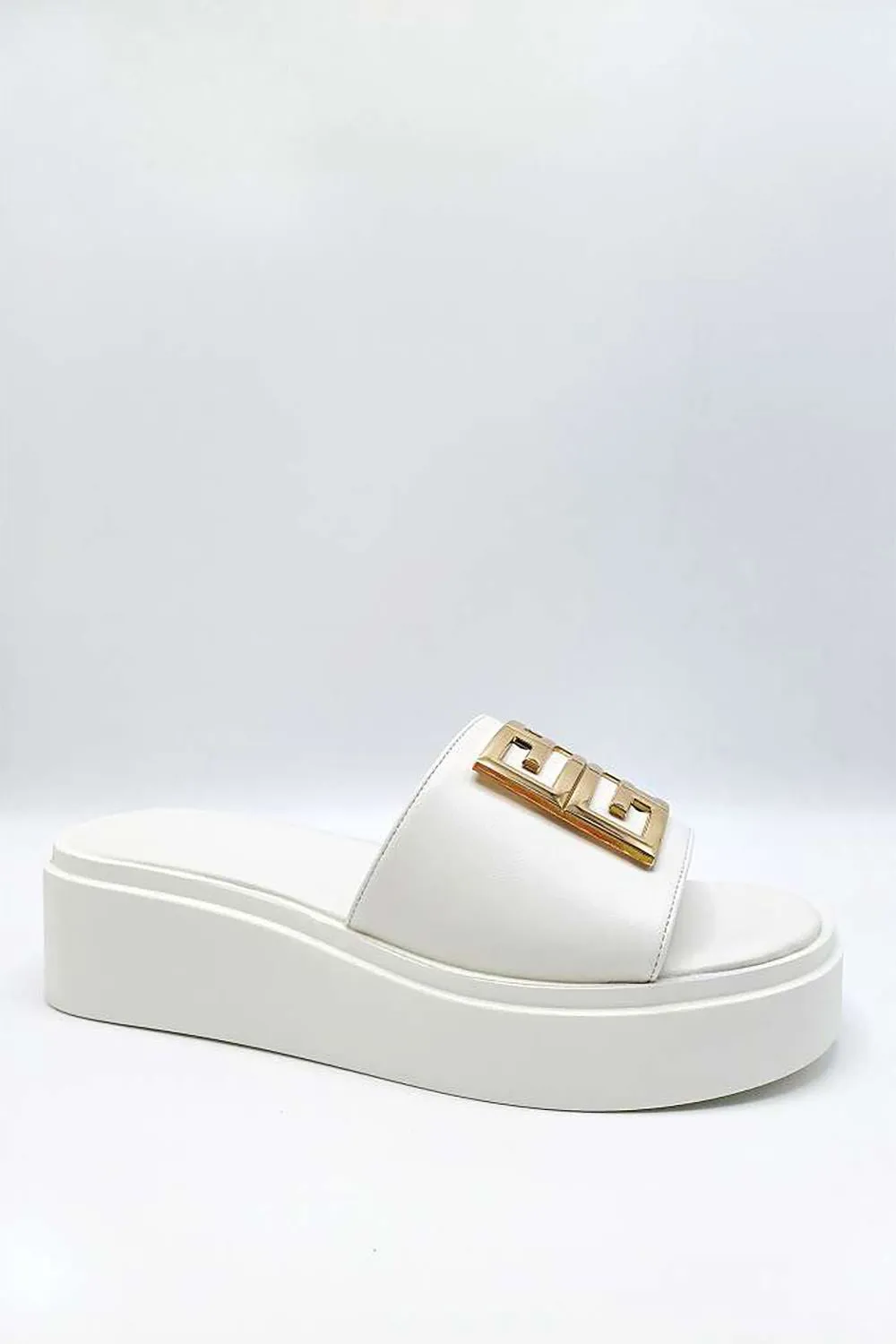 Noemi C Shaped Gold Broach Large Band Flatform Sliders in White