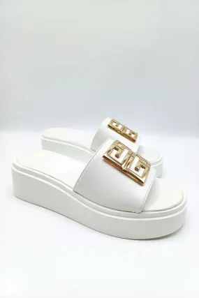 Noemi C Shaped Gold Broach Large Band Flatform Sliders in White