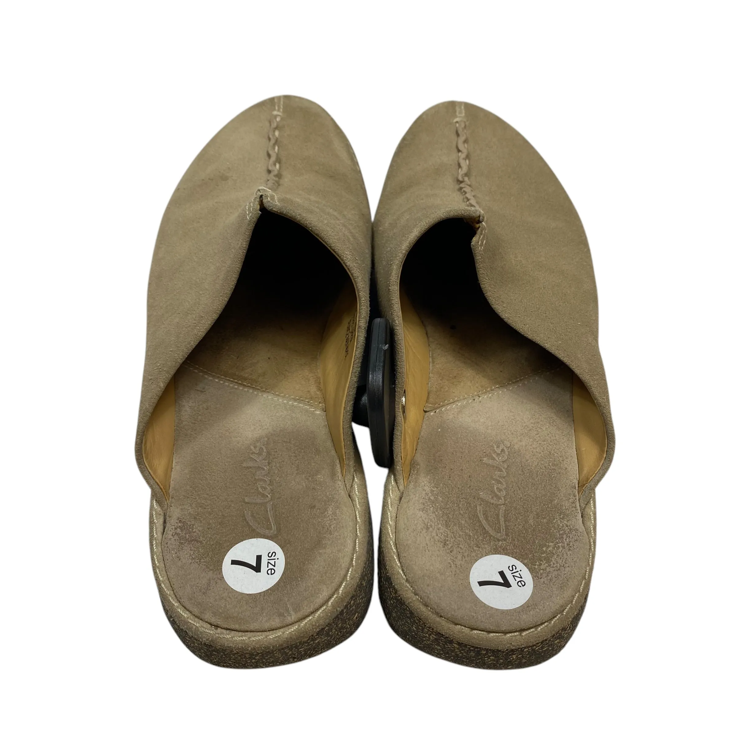Shoes Flats By Clarks In Tan, Size: 7